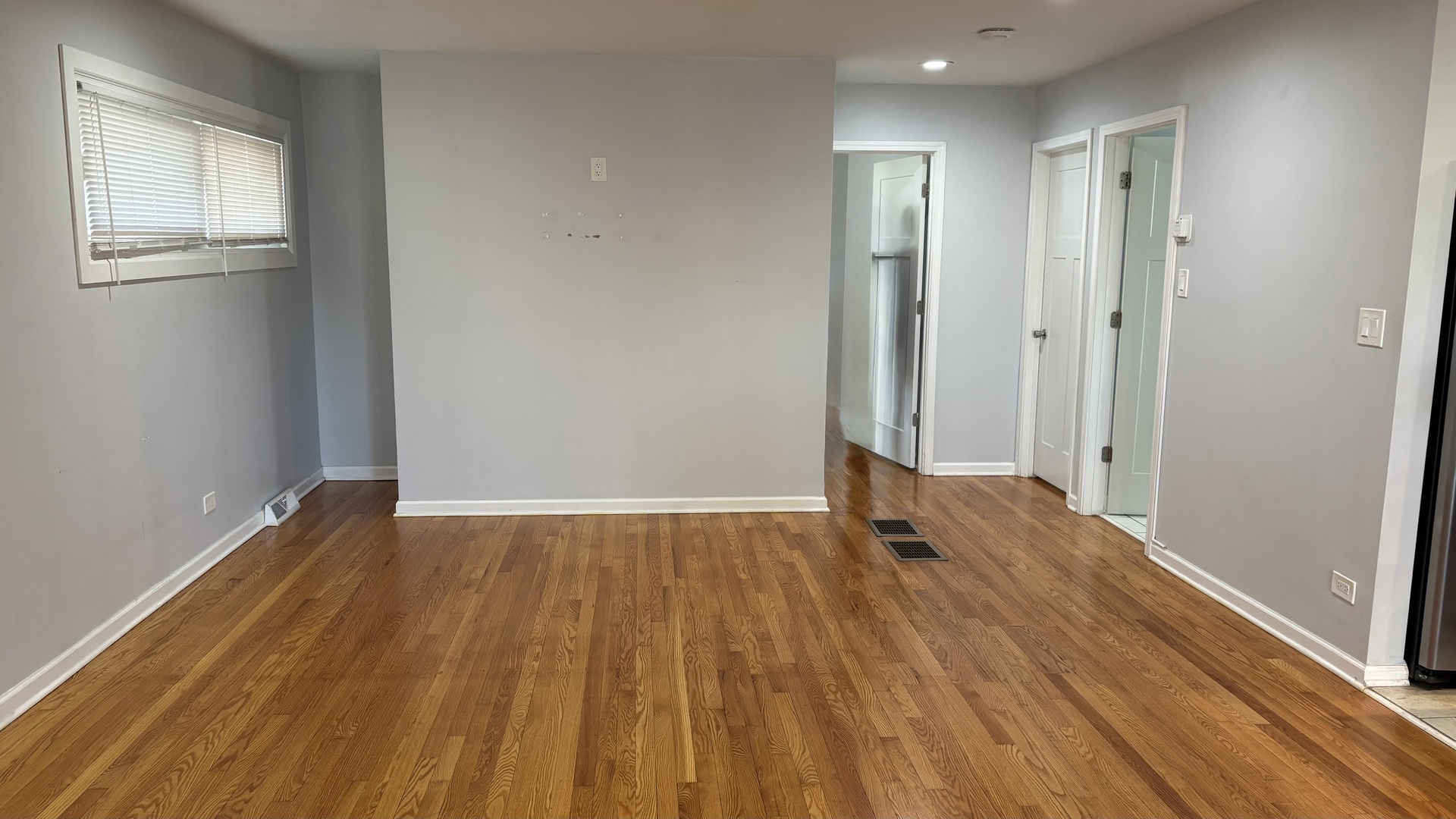 909 Midway Road Northbrook, IL 60062 - Photo 3 of 12
