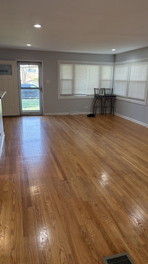 909 Midway Road Northbrook, IL 60062 - Photo 4 of 12