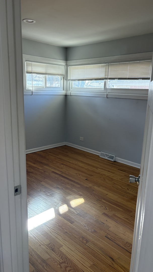 909 Midway Road Northbrook, IL 60062 - Photo 8 of 12
