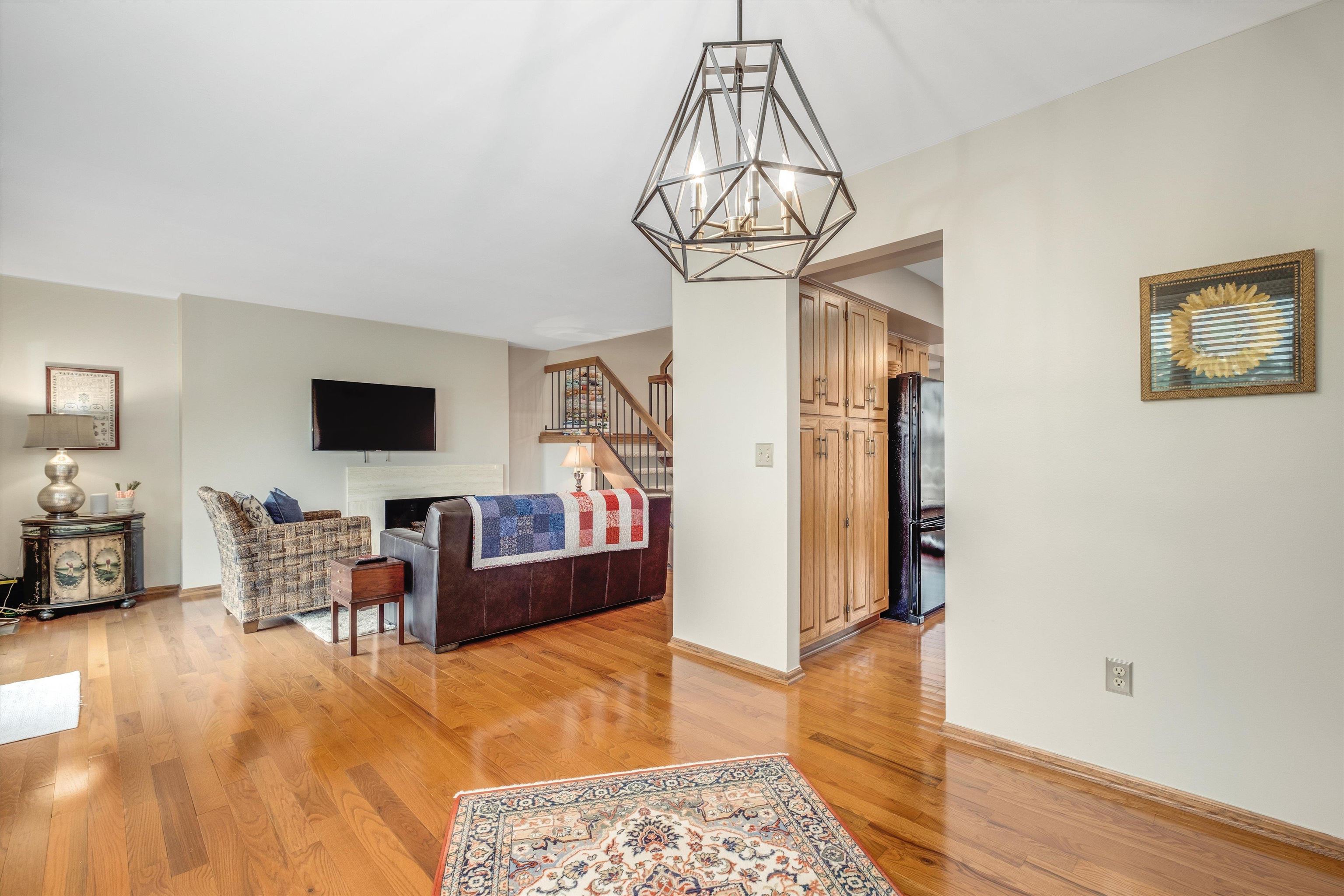 878 GreenView Court Rochester, MI 48307 - Photo 9 of 50 50152702-68ffe34c-1433-46ad-bd75-2d2b826da63a.JPG