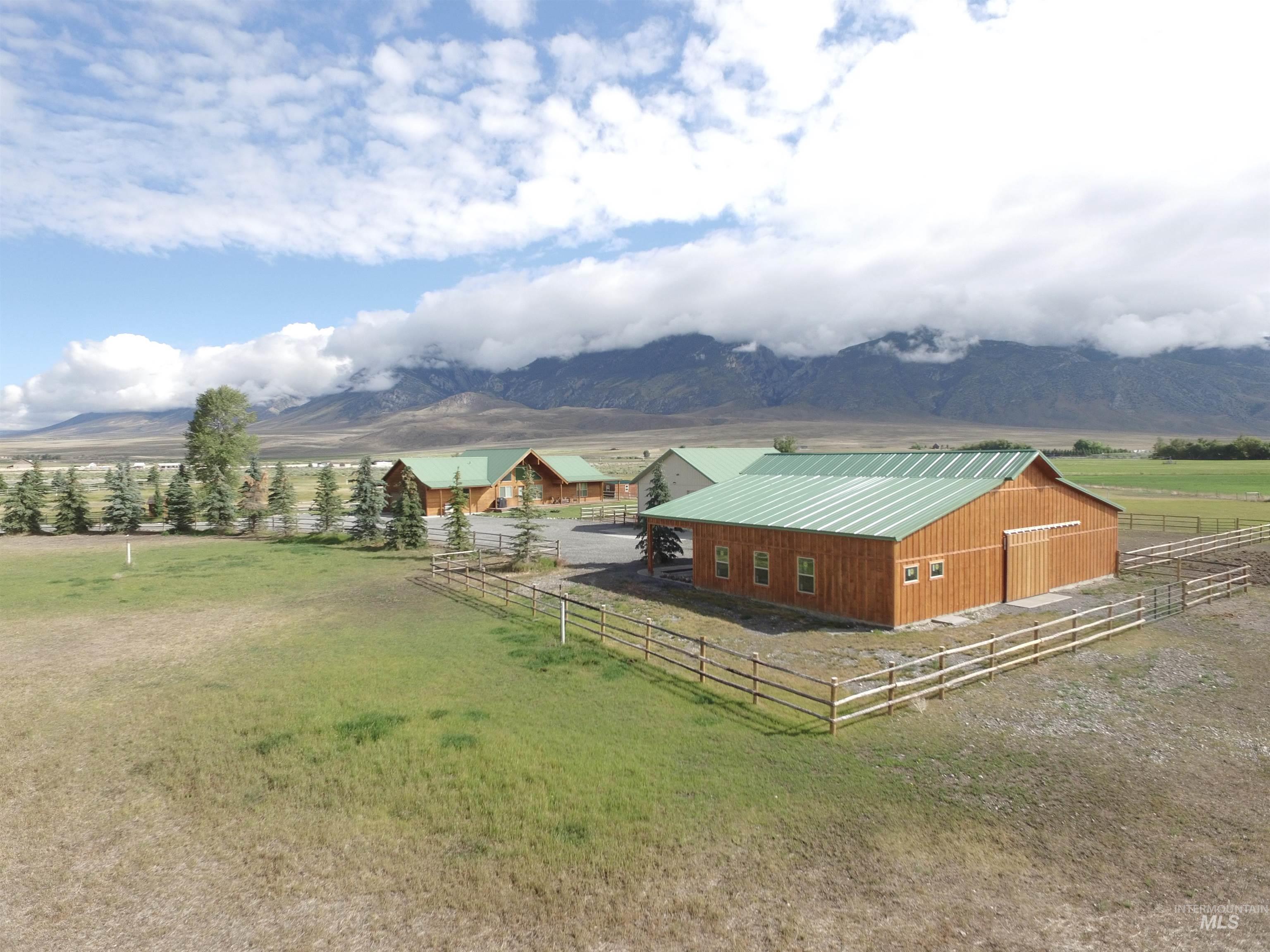 180 Crows Nest Loop Mackay, ID 83251 - Photo 7 of 9
