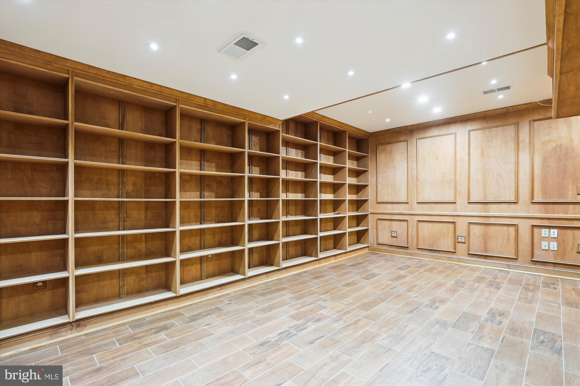 11805 Blue Spruce Road Reston, VA 20191 - Photo 37 of 48 LL theatre, or office. How will you use it?