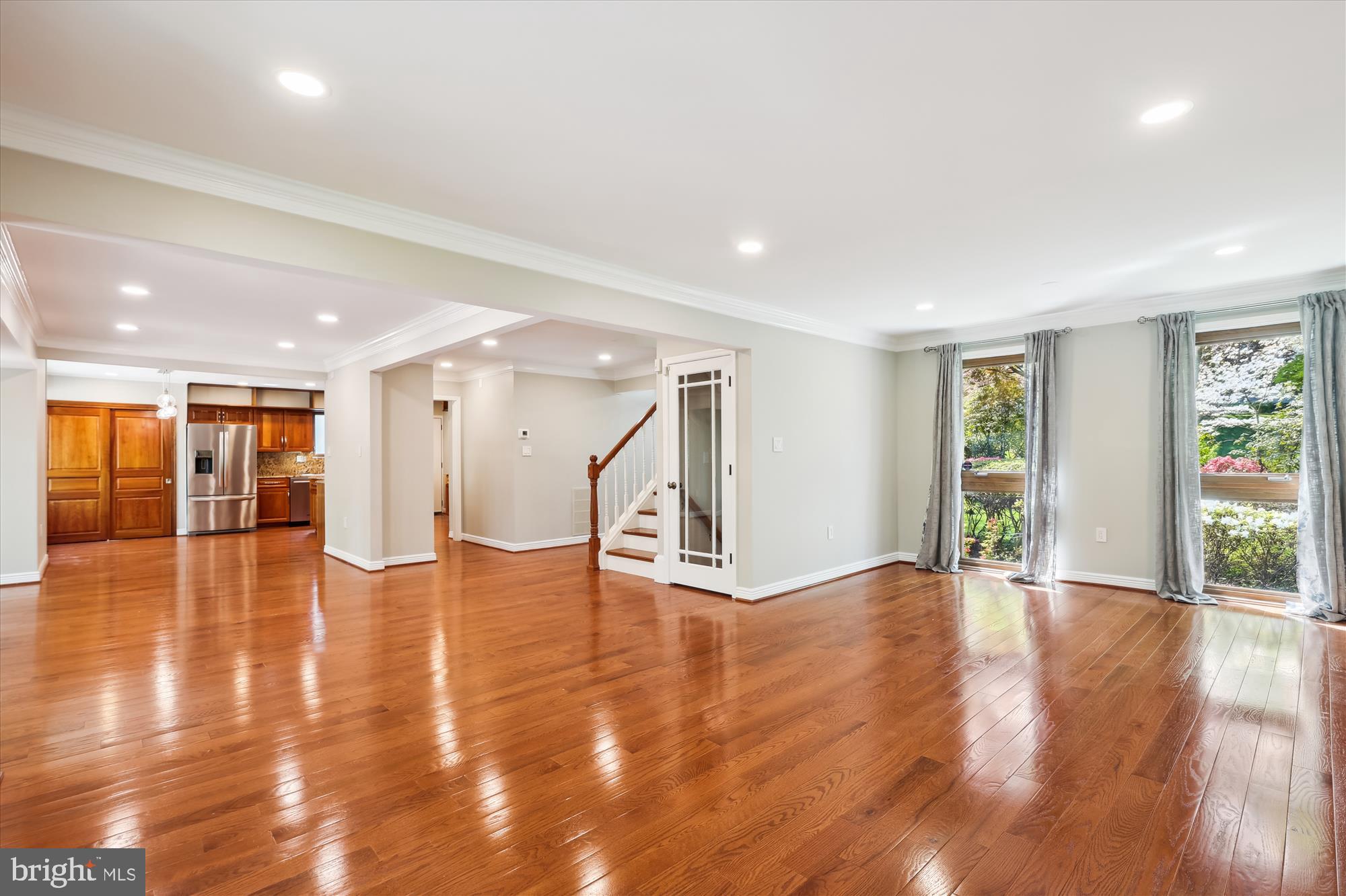 11805 Blue Spruce Road Reston, VA 20191 - Photo 46 of 48 Great room! Open floor plan, gleaming hardwoods!