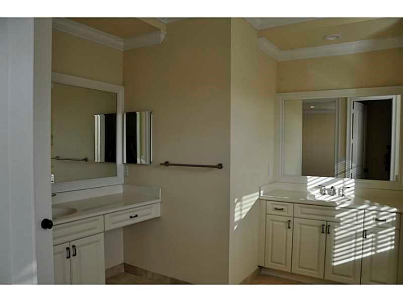 105 Via Floresta Drive, Unit 105 Boca Raton, FL 33487 - Photo 12 of 22 Bathroom Master.