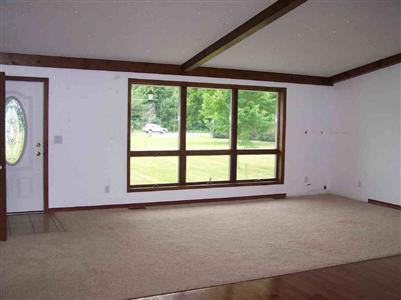 8046 West Mount Morris Road Flushing, MI 48433 - Photo 9 of 11 20214360-8.JPG