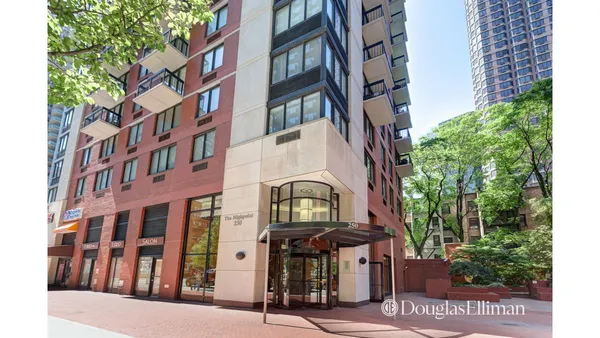 $3,400 | 250 East 40th Street, Unit 30C | Murray Hill