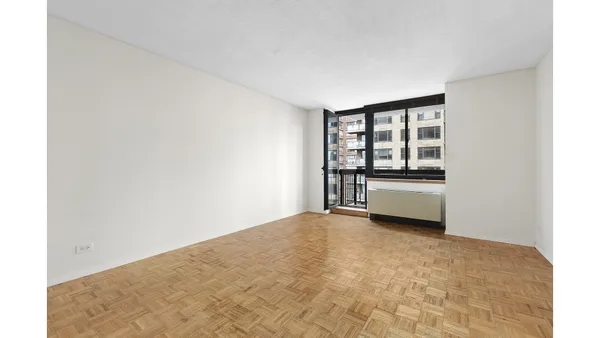 $3,400 | 250 East 40th Street, Unit 30C | Murray Hill