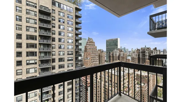 $3,400 | 250 East 40th Street, Unit 30C | Murray Hill
