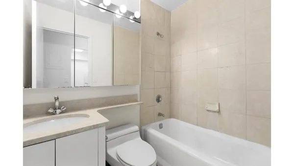 $3,400 | 250 East 40th Street, Unit 30C | Murray Hill