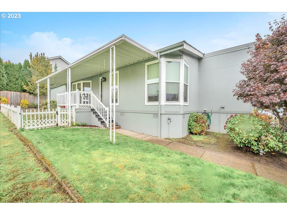 12450 Southwest Fischer Road, Unit 202 Portland, OR 97224 - Photo 1 of 35 Gallery Image 1