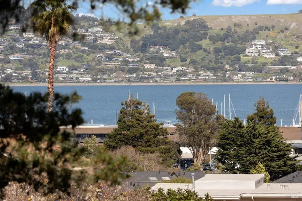 $1,069,000 | 191 Buchanan Drive, Sausalito, CA 94965