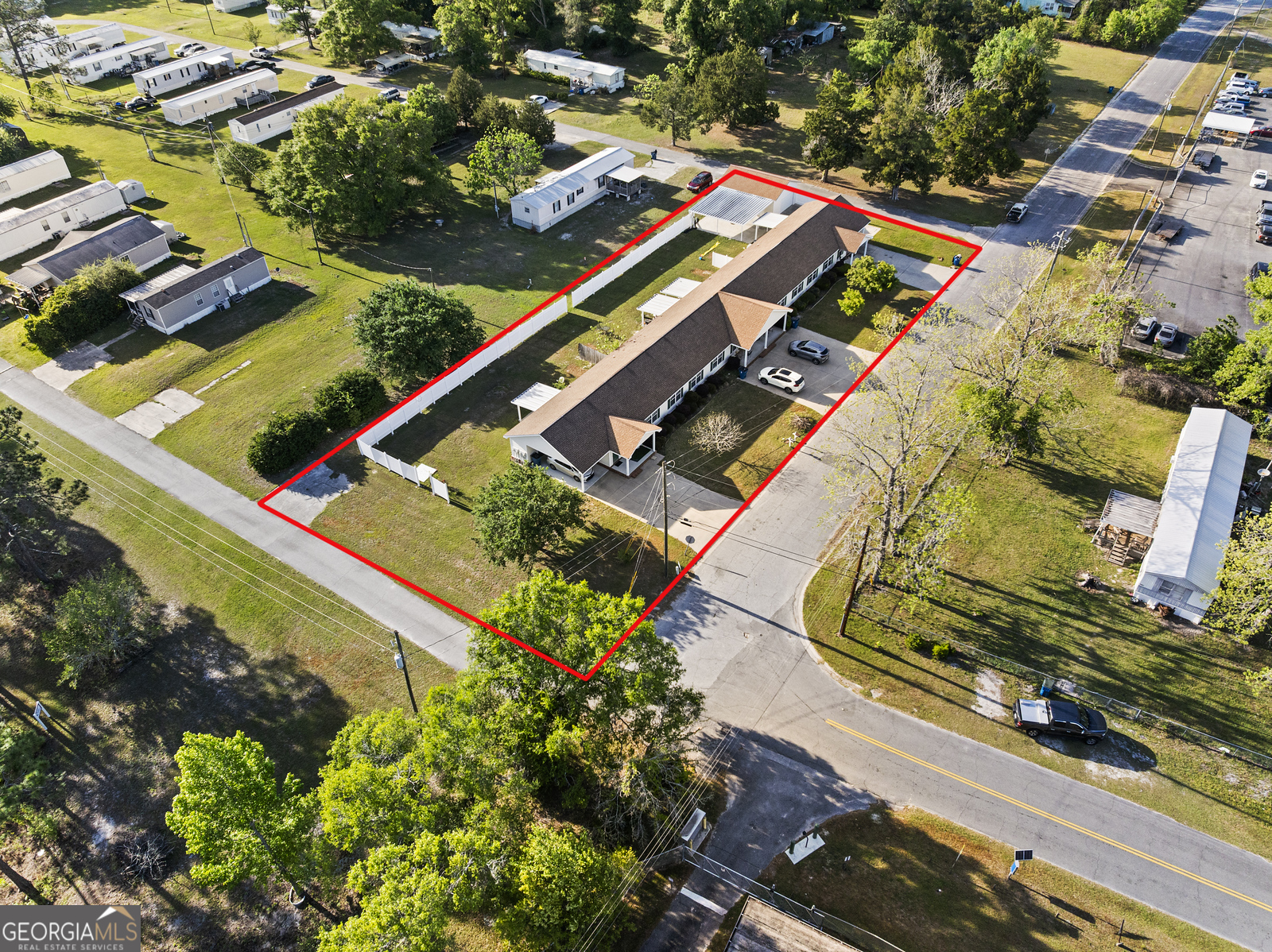 660 Woodward Road Waycross, GA 31503 - Photo 2 of 44