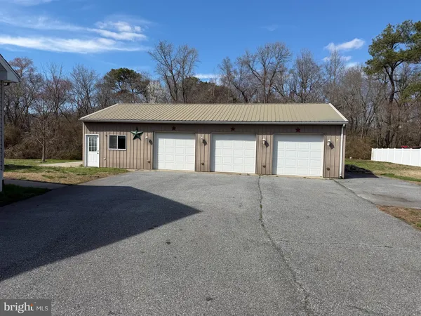 $400,000 | 8617 Portsville Road, Laurel, DE 19956