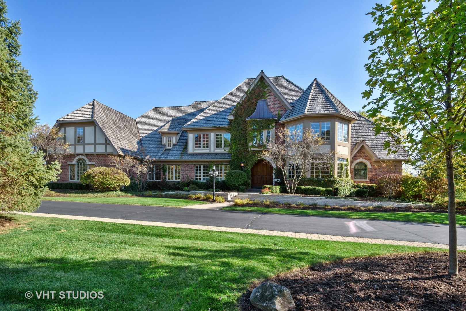 18 Ridge Road Barrington Hills, IL 60010 - Photo 1 of 55