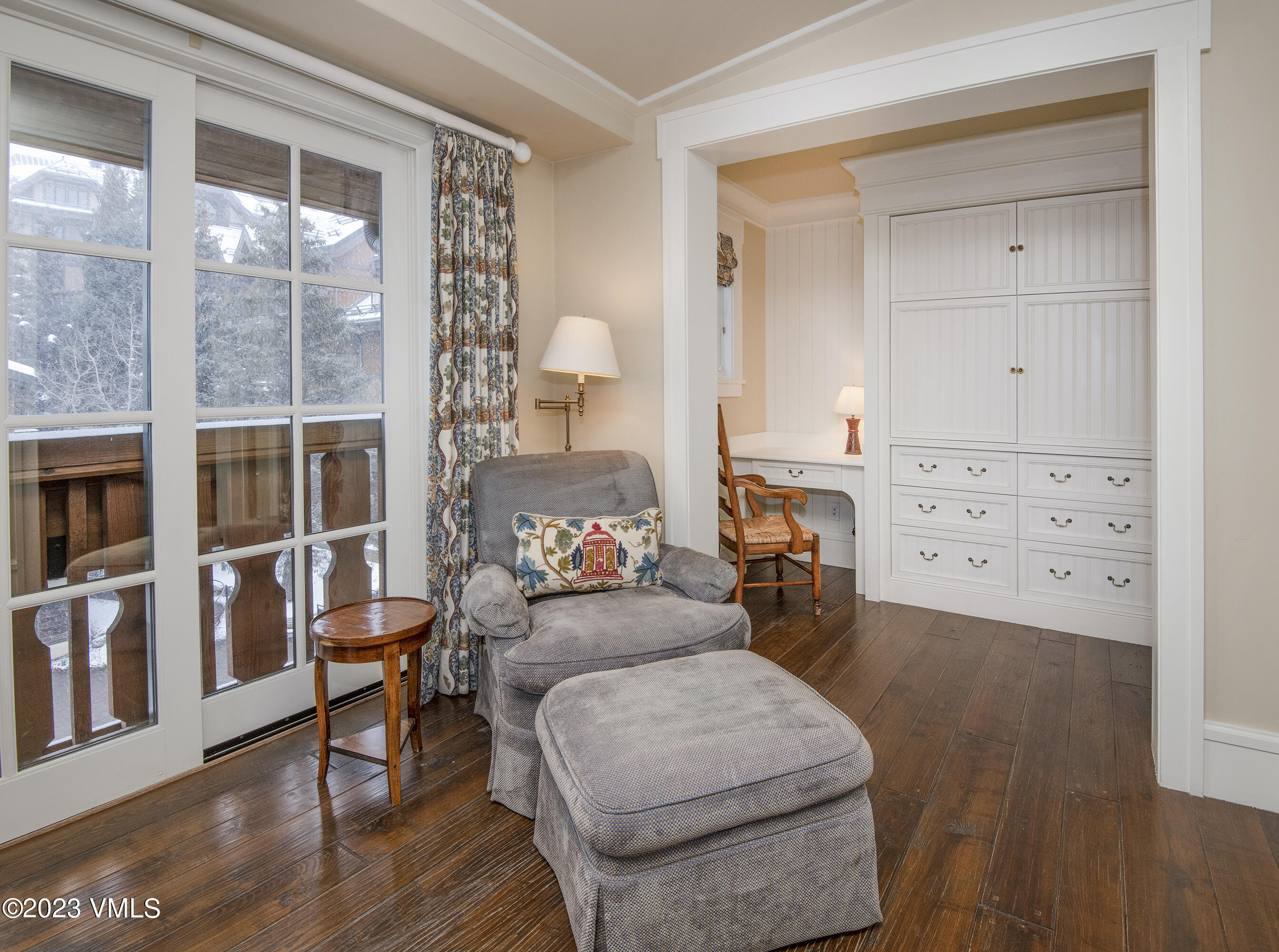 1 Willow Bridge Road, Unit 31A Vail, CO 81657 - Photo 26 of 49 a living room with furniture and a fireplace
