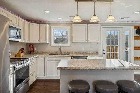 $299,900 | 411 Purtle Road, Lafayette, TN 37083