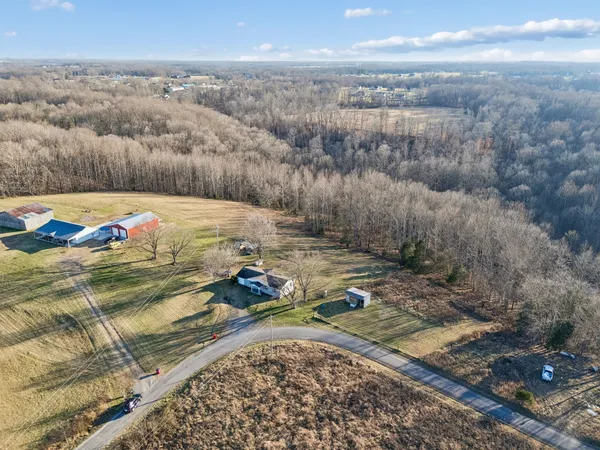 $304,900 | 411 Purtle Road, Lafayette, TN 37083