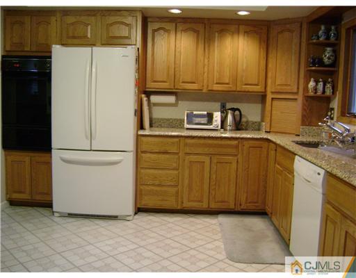 7 Chalmers Road East Brunswick, NJ 08816 - Photo 2 of 12 Gallery Image 2