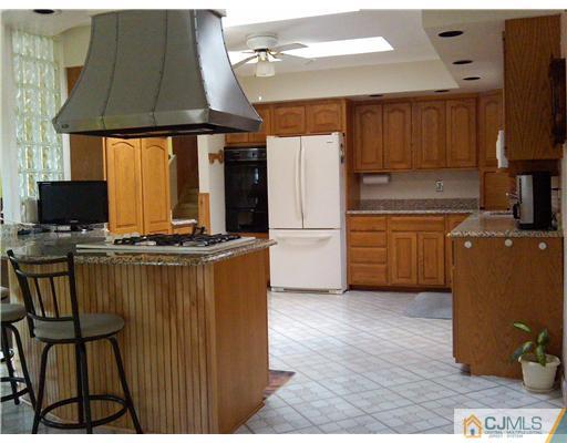 7 Chalmers Road East Brunswick, NJ 08816 - Photo 3 of 12 Gallery Image 3