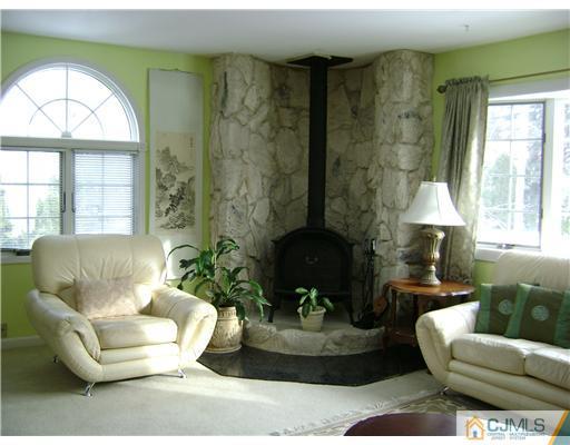 7 Chalmers Road East Brunswick, NJ 08816 - Photo 5 of 12 Gallery Image 5