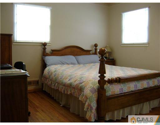 7 Chalmers Road East Brunswick, NJ 08816 - Photo 10 of 12 Gallery Image 10
