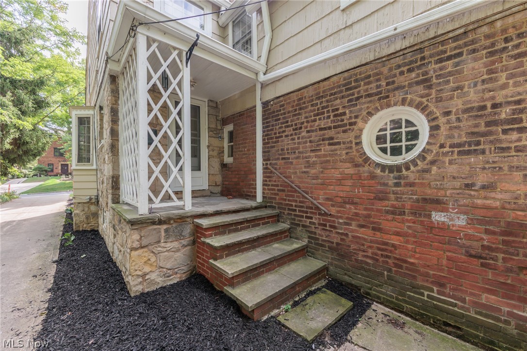 2548 Charney Road University Heights, OH 44118 - Photo 23 of 50 Gallery Image 23