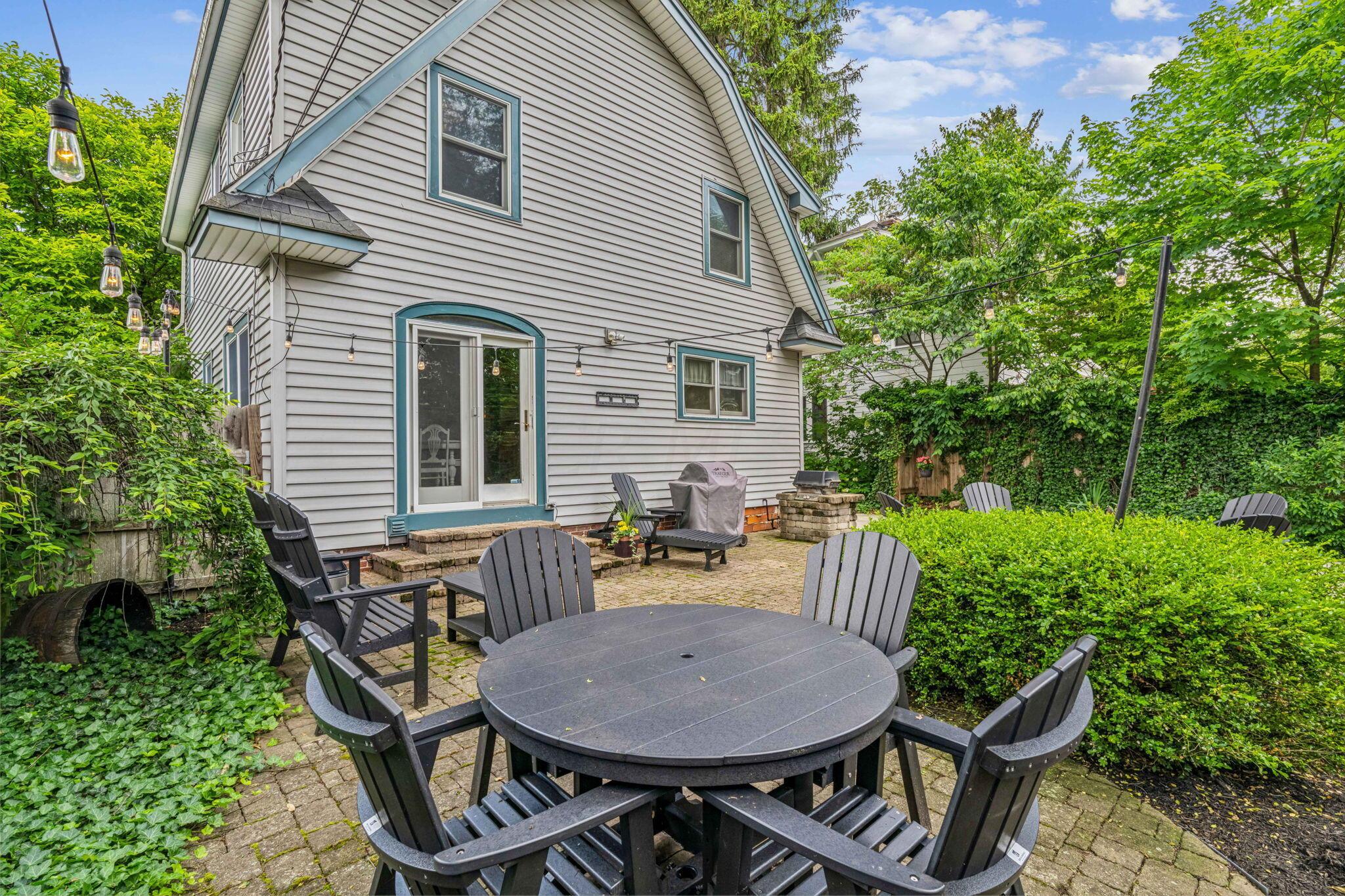 93 East Torrence Road Columbus, OH 43214 - Photo 30 of 41 Patio