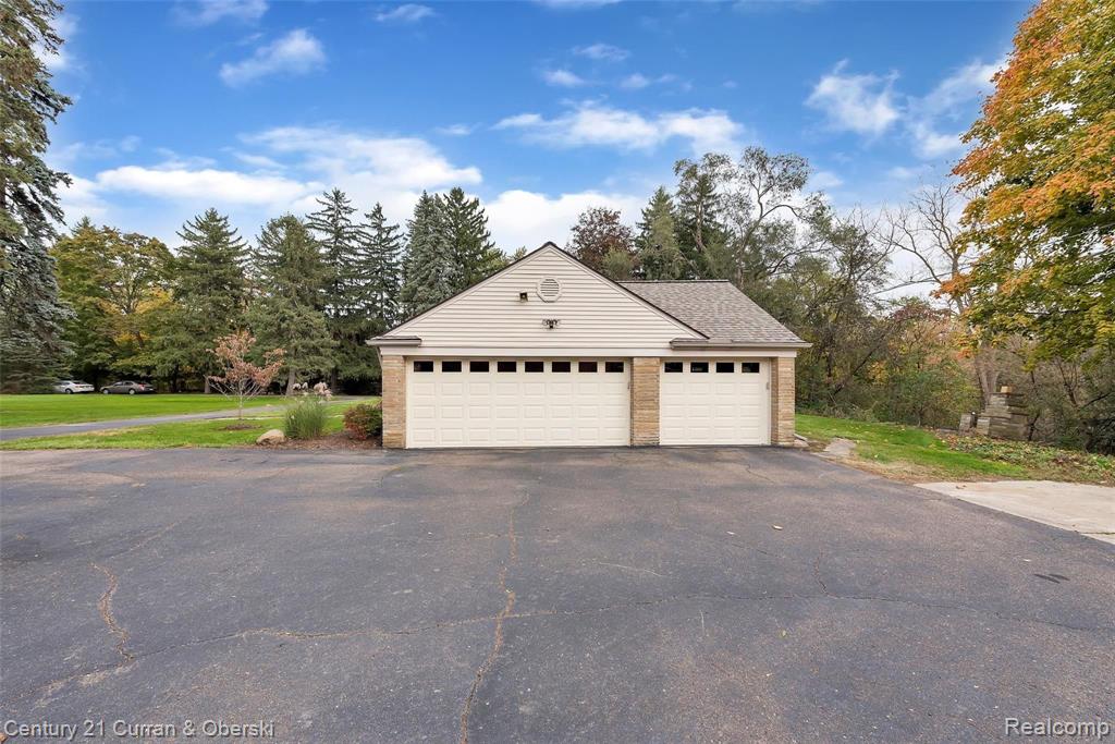 21605 West Thirteen Mile Road Franklin, MI 48025 - Photo 39 of 43