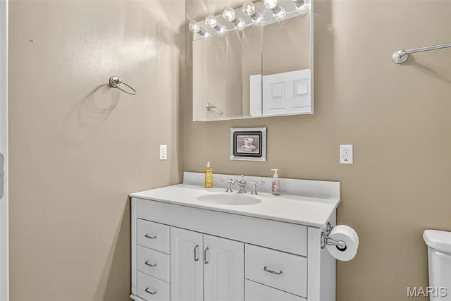 $450,000 | 10507 Glen Oaks Drive, Festus, MO 63028