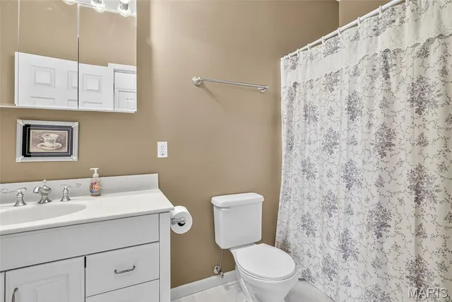 $450,000 | 10507 Glen Oaks Drive, Festus, MO 63028