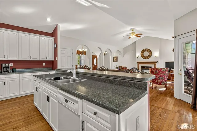 $450,000 | 10507 Glen Oaks Drive, Festus, MO 63028