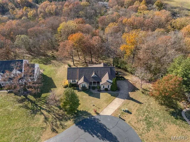 $450,000 | 10507 Glen Oaks Drive, Festus, MO 63028