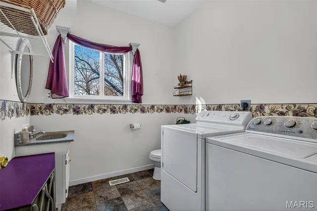 $450,000 | 10507 Glen Oaks Drive, Festus, MO 63028