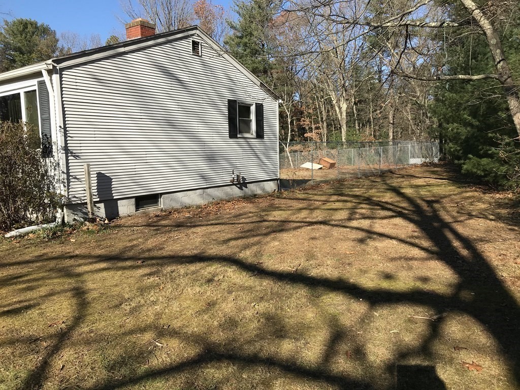 276 Buck Pond Road Westfield, MA 01085 - Photo 3 of 24 Gallery Image 3