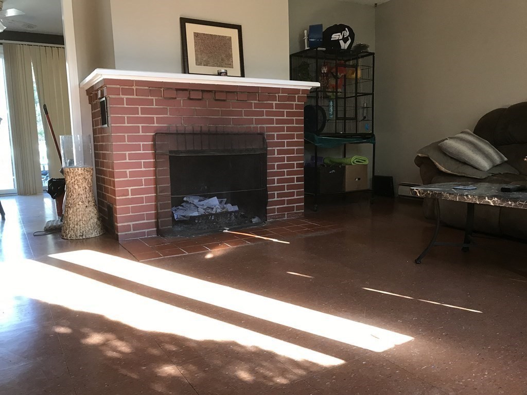 276 Buck Pond Road Westfield, MA 01085 - Photo 7 of 24 Gallery Image 7