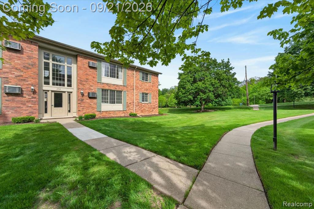 454 Romeo Road, Unit 226 Rochester, MI 48307 - Photo 3 of 29 Gallery Image 3