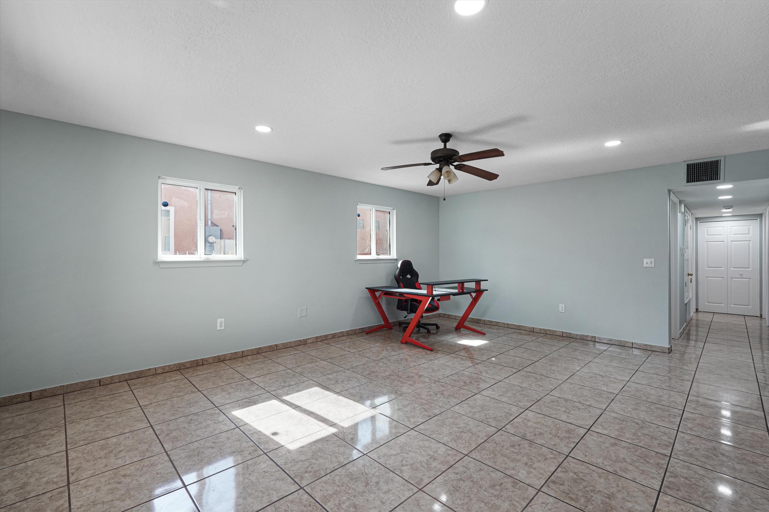 6427 Trujillo Road Southwest Albuquerque, NM 87121 - Photo 5 of 29 Gallery Image 5