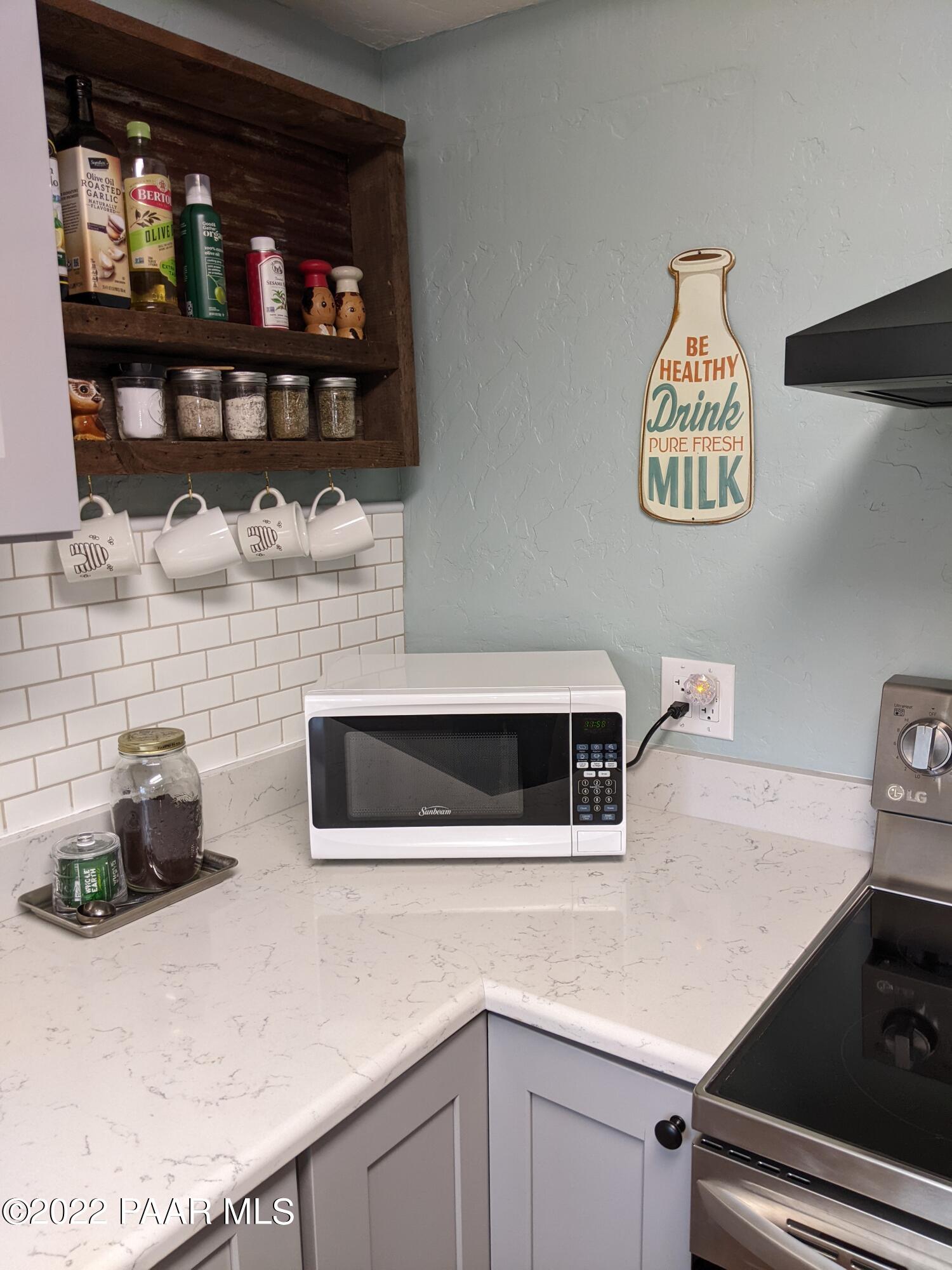 4939 South Kaibab Road Prescott, AZ 86303 - Photo 21 of 56 microwave