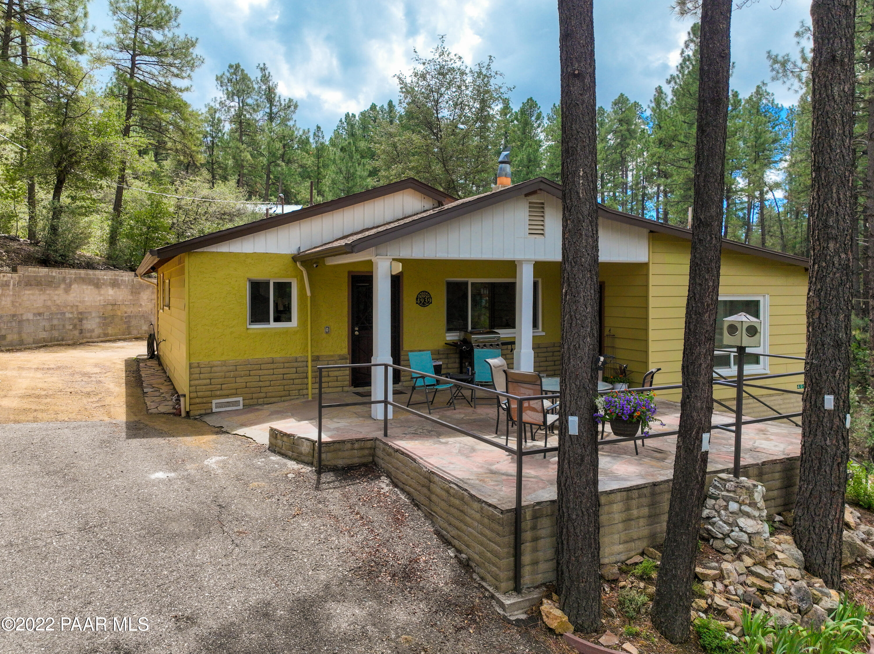 4939 South Kaibab Road Prescott, AZ 86303 - Photo 4 of 56 Front patio