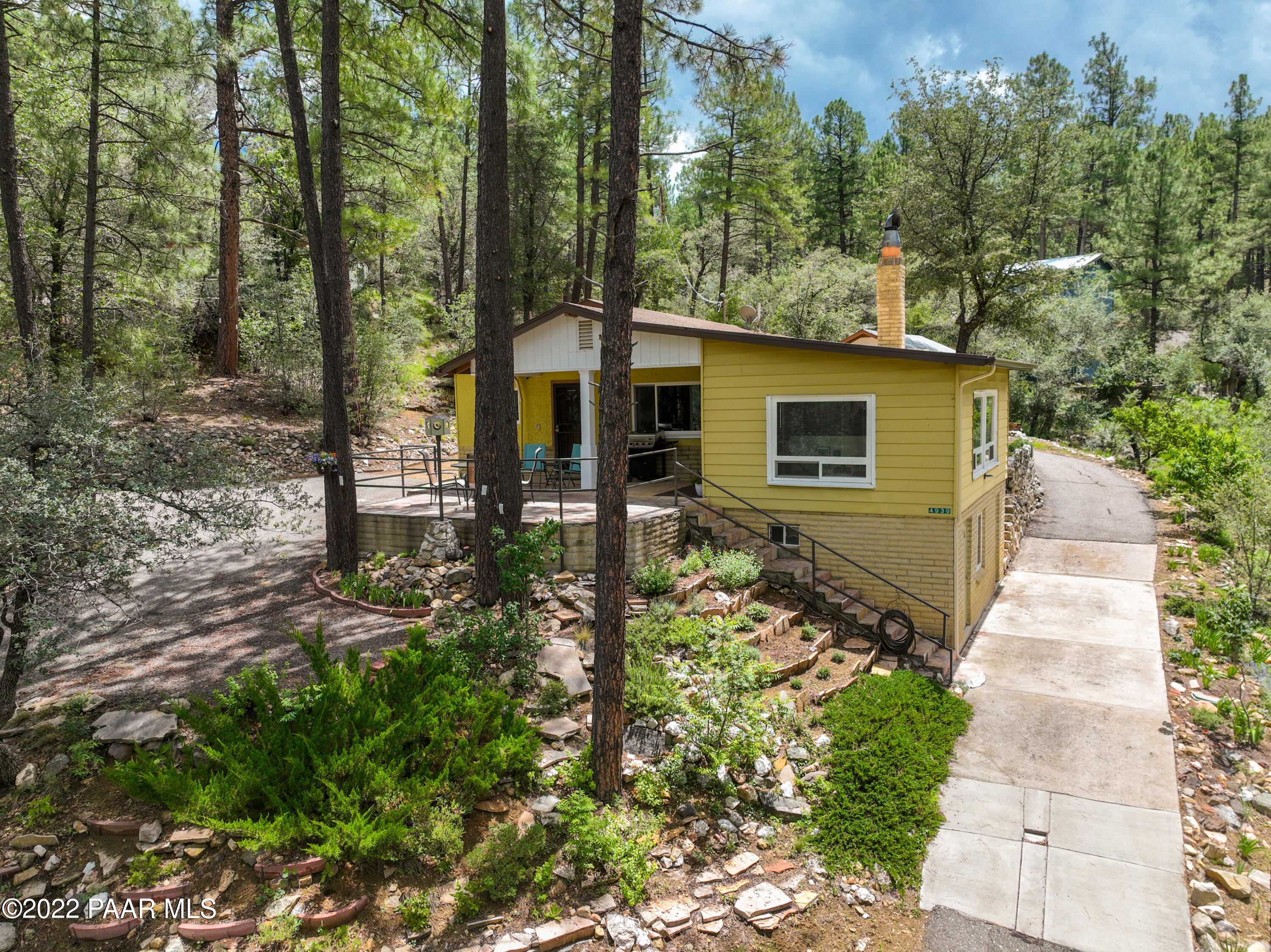 4939 South Kaibab Road Prescott, AZ 86303 - Photo 41 of 56 Right side driveway