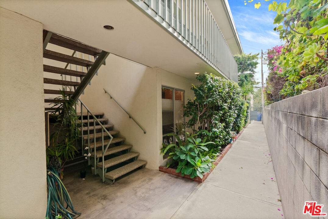 852 21st Street, Unit E Santa Monica, CA 90403 - Photo 19 of 20 a view of entryway with stairs