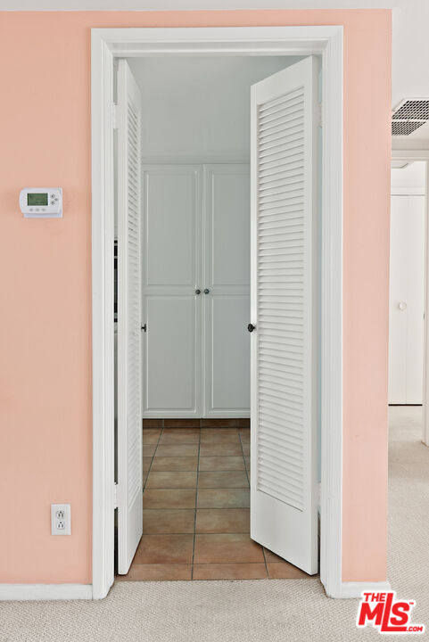 852 21st Street, Unit E Santa Monica, CA 90403 - Photo 10 of 20 a view of hallway