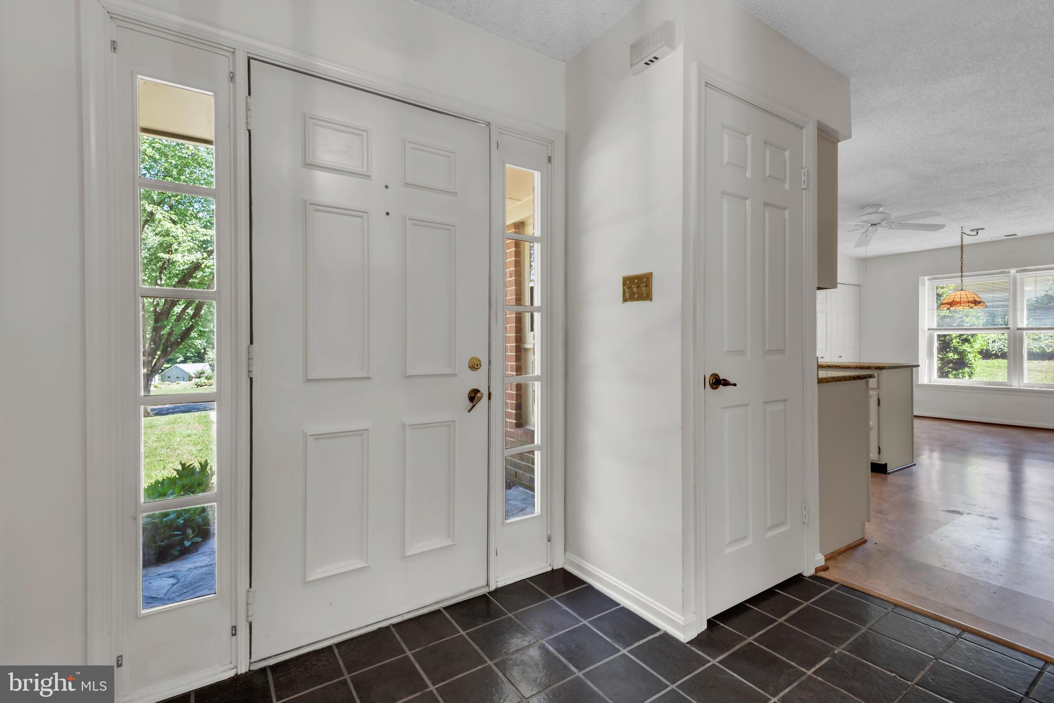 852 Woodmont Road Annapolis, MD 21401 - Photo 8 of 37