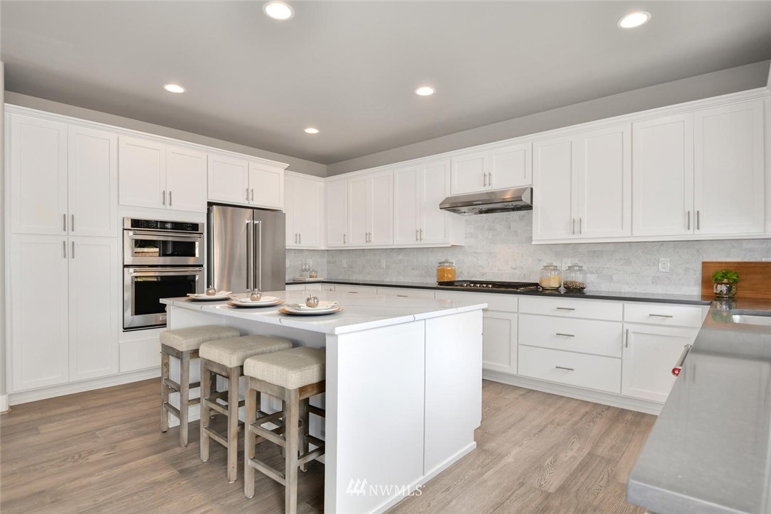 557 Ilwaco Avenue Northeast Renton, WA 98059 - Photo 8 of 24