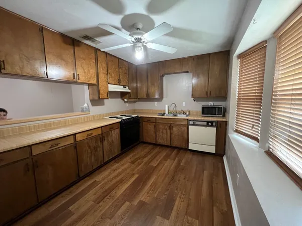 $1,200 | 121 Boardwalk Street, Tallahassee, FL 32301