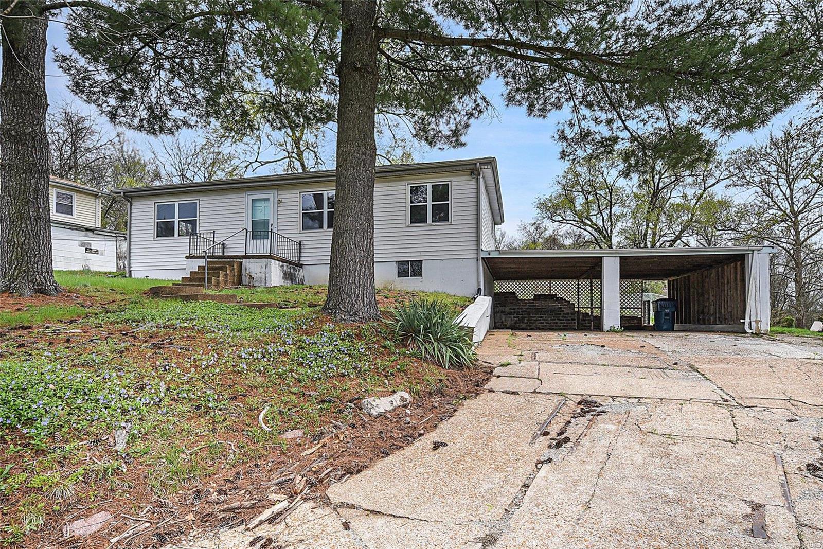 3382 Old Baumgartner Road St. Louis, MO 63129 - Photo 1 of 24 Gallery Image 1