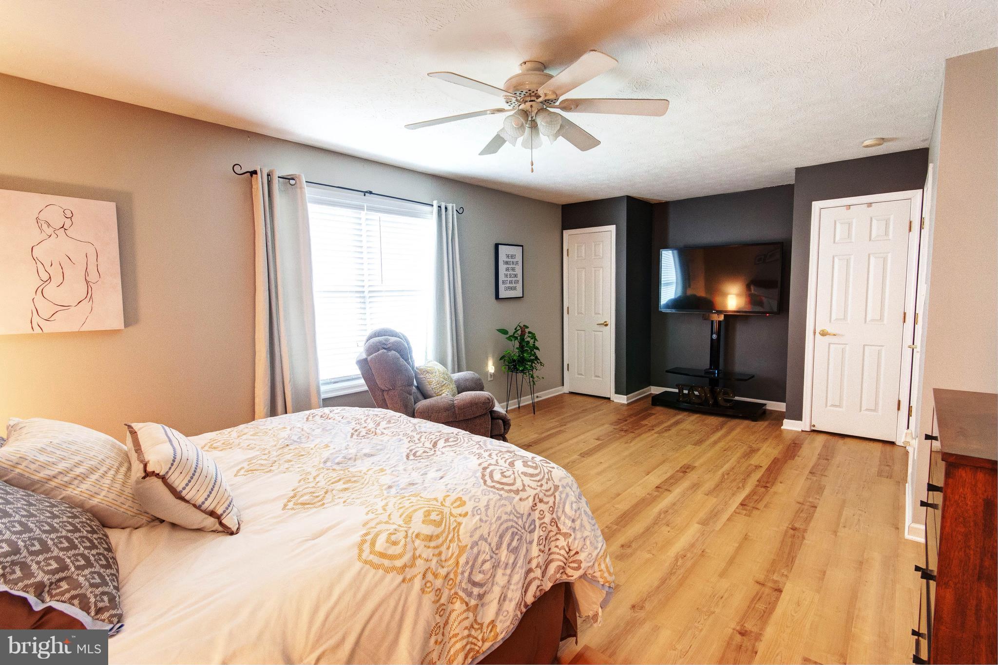 392 Oak Lee Drive Ranson, WV 25438 - Photo 13 of 27 Huge master with 3 closets!