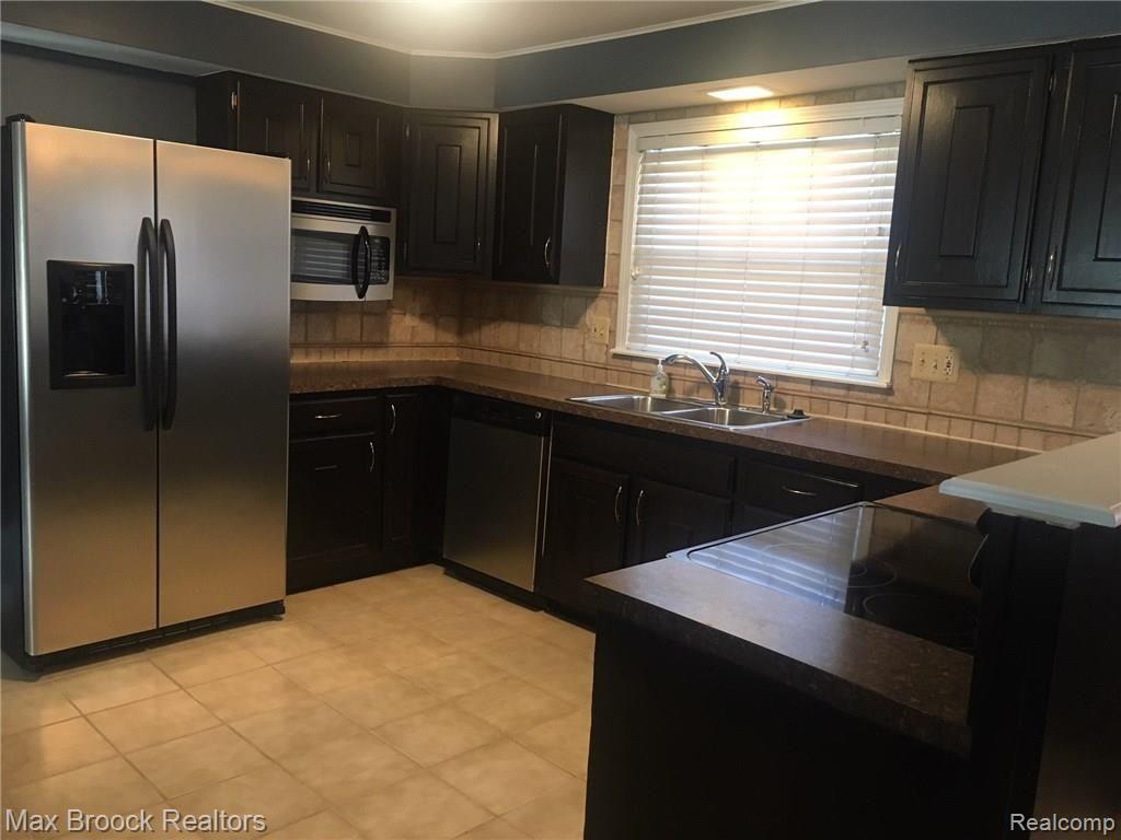 1600 Grace Avenue Rochester Hills, MI 48309 - Photo 5 of 17