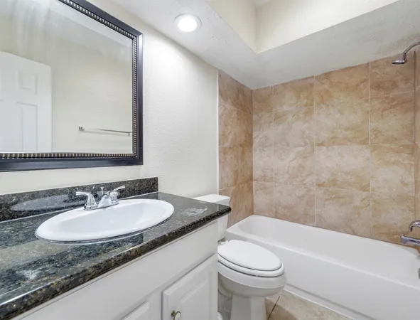 $2,095 | 817 Willow Creek Drive, La Porte, TX 77571