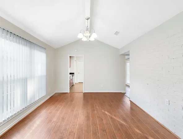 $2,095 | 817 Willow Creek Drive, La Porte, TX 77571